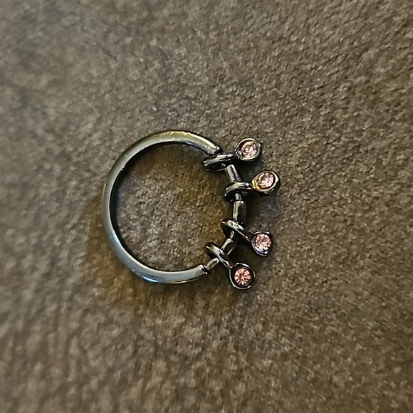 3/$30 Gunmetal Pink Crystal Charm Ring Size 7 - Picture 3 of 5